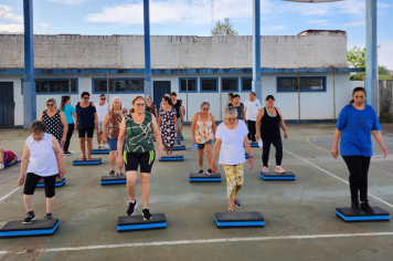 Foto - CRAS: Atividades com o grupo Melhor Idade