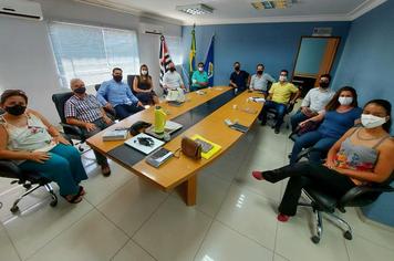 Prefeito se reúne com vice-prefeito e secretários